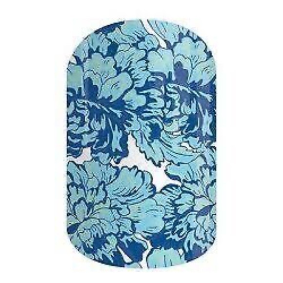 𝅺jamberry Blue and White Floral Nail Wraps - Something Blue - Picture 1 of 9